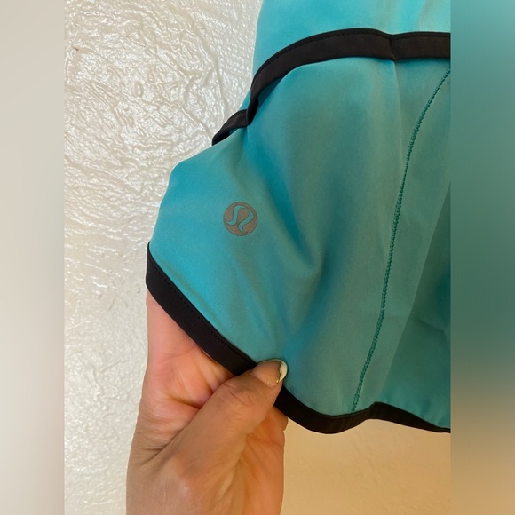 Lululemon short - Picture 4 of 14